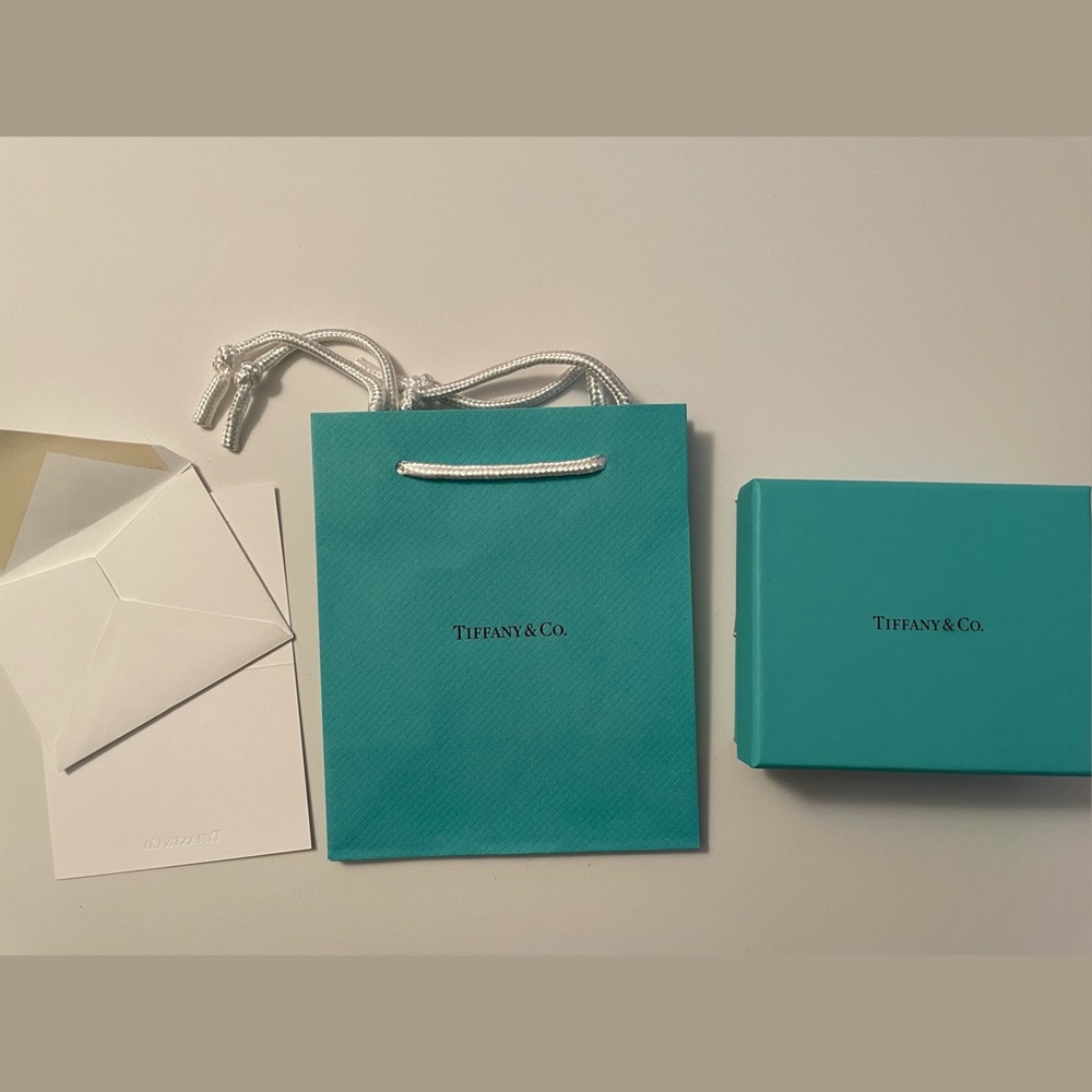 Tiffany&Co.  gift wrapping set.